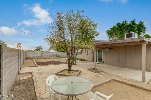 1123 El Camino Dr, Phoenix AZ 85051-4628 exterior