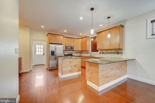 985 6th St, Philadelphia PA  19123-1405 exterior