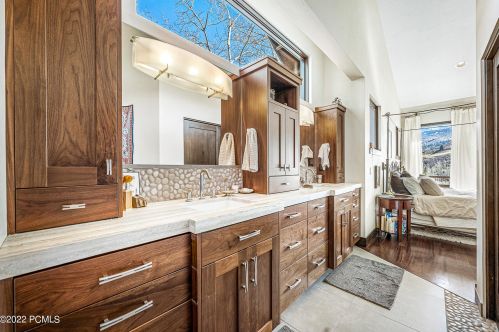 1995 Kidd Cir, Park City UT 84098-8512 exterior