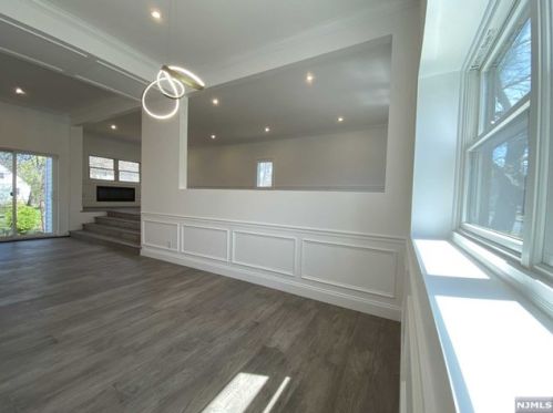 73 Merritt Ave, Cresskill NJ  07626-2419 exterior