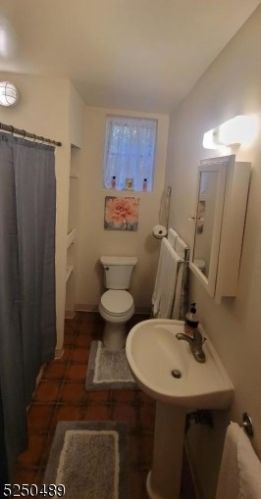 125 Upper Lakeview Ave, Skyline Lakes NJ  07456-2831 exterior