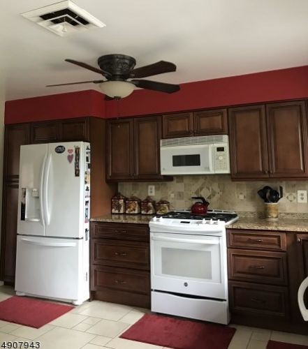 25 Klinger Rd, East Hanover NJ  07936-1624 exterior