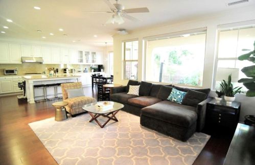 30 Maple Leaf, Irvine CA  92618-2241 exterior