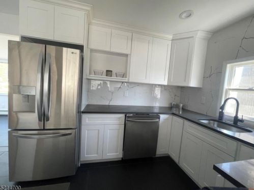 46 Edgewood Rd, Skyline Lakes NJ 07456-1911 exterior