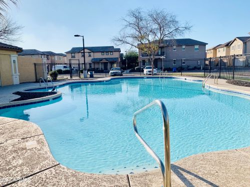 2837 73 Dr, Phoenix AZ 85043-7231 exterior