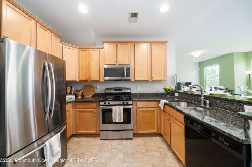 38 Kyle Dr, Tinton Falls NJ 07712-7536 exterior