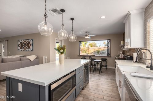 11605 37 Pl, Phoenix AZ 85050-2699 exterior