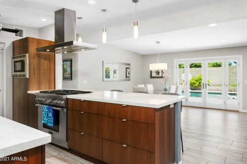 1936 Bethany Home Rd, Phoenix AZ 85015-2442 exterior