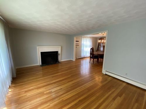 70 Woodbine Cir, Needham MA  02494-2123 exterior