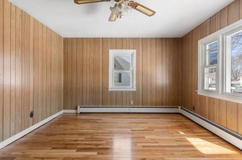 83 Litchfield Ave, Dracut MA 01826-2565 exterior