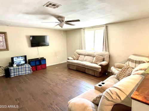 3655 72nd Dr, Phoenix AZ  85033-4305 exterior