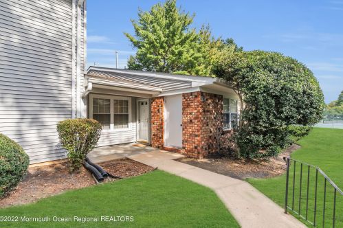 81 Honeysuckle Ln, Tinton Falls, NJ 07701-6740