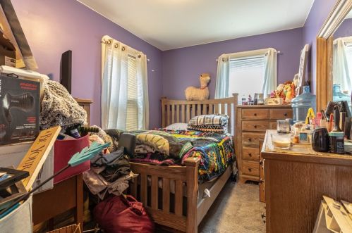 285 Earle St, New Bedford MA 02746-1814 exterior