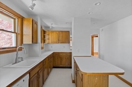 13 Osborne Rd, Arlington MA 02474-8830 exterior