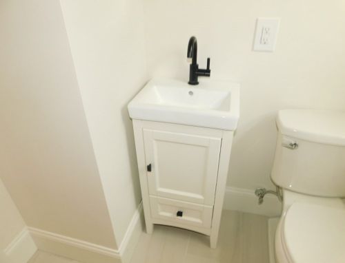 327 Quincy St, Fall River MA  02720-4421 exterior