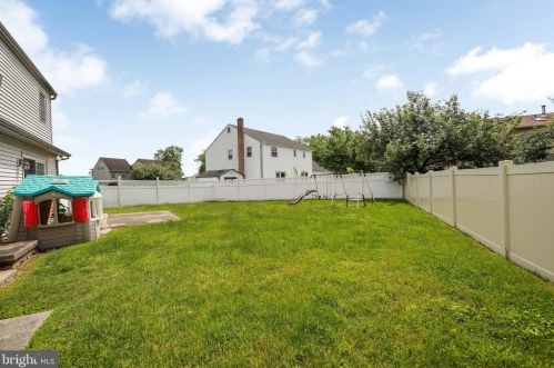 27 Rygate Ave, West Deptford NJ 08096-4218 exterior