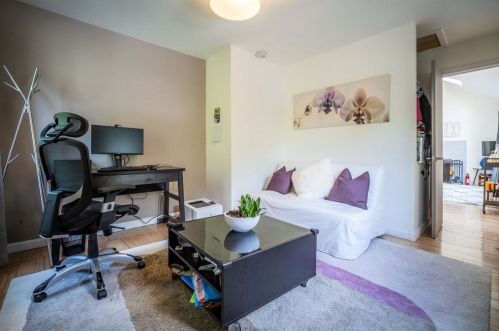 51 Gln Ave, Newton MA 02459-2048 exterior