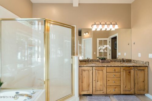 4365 Hidden Cv Rd, Park City UT 84098-4724 exterior