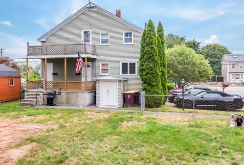 175 Middle Rd, New Bedford MA 02743-2016 exterior