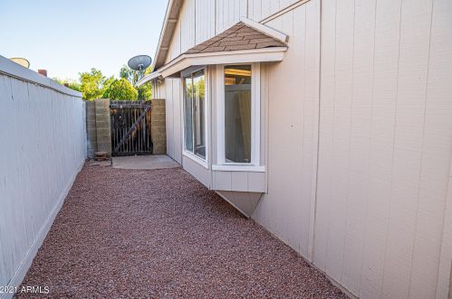 3018 Blackhawk Dr, Phoenix AZ  85050-4706 exterior