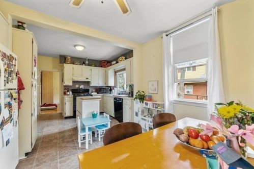 64 Brk Ave, Newton MA 02460-1508 exterior