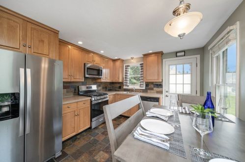 395 King James Blvd, Taunton MA  02780-7703 exterior