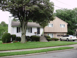 19 Selwyn Rd, Newton, MA 02461-2123