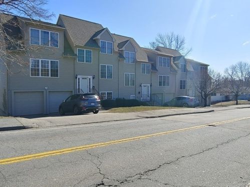 7 Ludlow St, Worcester MA 01603-1123 exterior