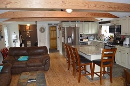 42 Meadowlark Dr, Wareham, MA 02571-1531