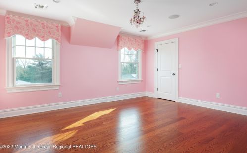 21 Vista Dr, Little Silver NJ  07739-1611 exterior