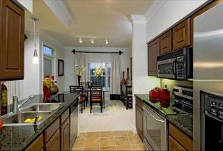 333 Ricciuti Dr, Quincy MA  02169-6287 exterior