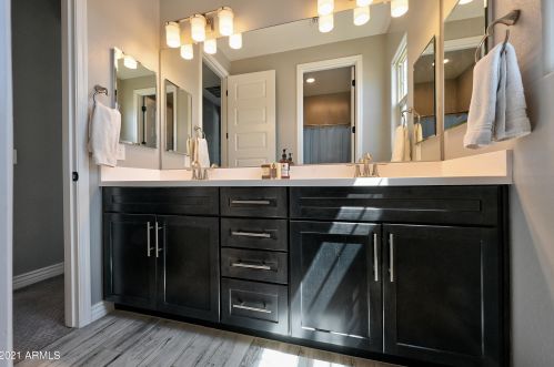 22029 33 Pl, Phoenix AZ 85018 exterior