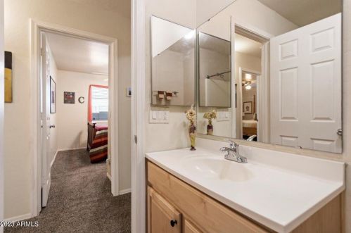 3218 37th St, Phoenix AZ 85018-6304 exterior