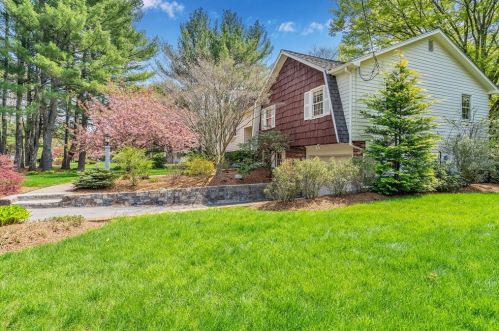 41 Edson St, Stow, MA 01775-1228