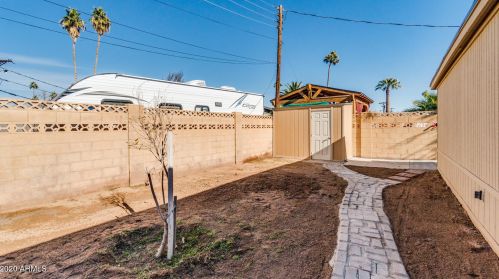 2136 Bethany Home Rd, Phoenix AZ 85015-1938 exterior