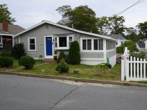 27 Circuit Ave, Wareham, MA 02571-2024