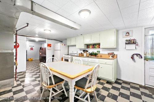 41 Reynolds Dr, Tinton Falls NJ 07724-2323 exterior