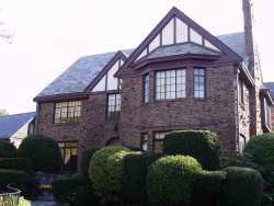 50 Dolphin Rd, Newton, MA 02459-1305