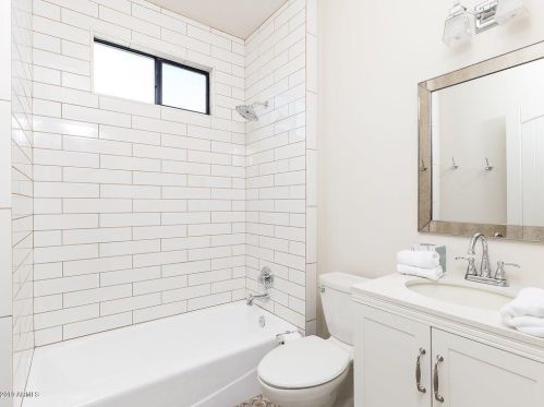 5123 43rd Pl, Phoenix AZ  85018-1633 exterior