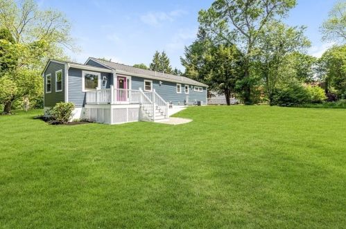 405 Main St, Lynnfield MA 01940-2559 exterior