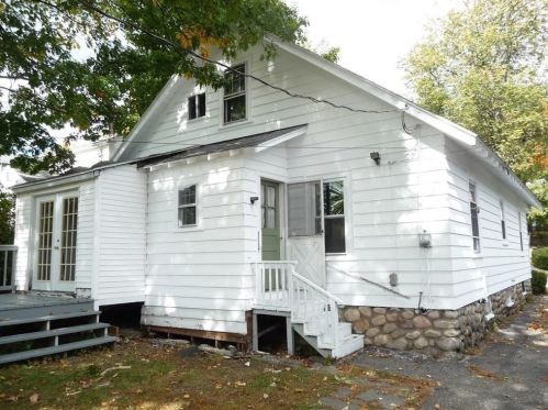 22 Carlisle St, Worcester MA 01602-3324 exterior