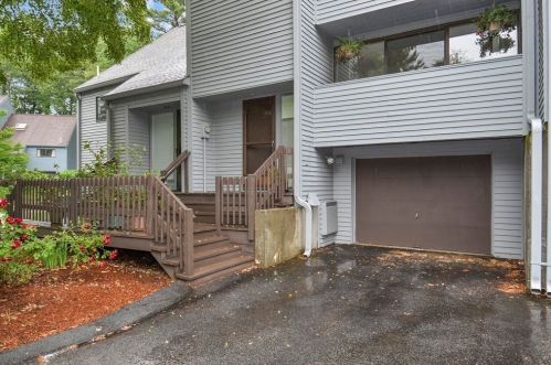 392 Pinecone Strand, Acton, MA 01718-1018