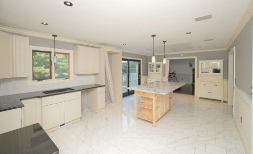 885 Randolph St, Canton MA 02021-1365 exterior