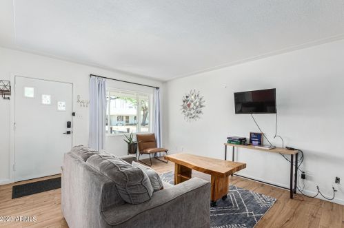 1819 45th St, Phoenix AZ 85032-2387 exterior