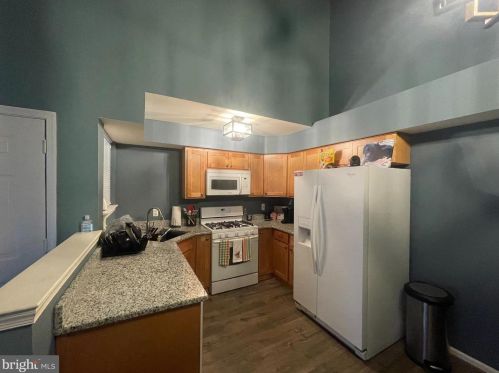 1425 Tristram Cir, West Deptford NJ  08051-2264 exterior