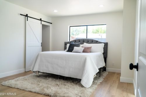 3307 43rd Pl, Phoenix AZ  85018-6422 exterior