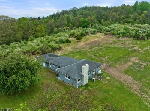 326 Riegelsville Rd, Milford NJ 08848-1892 exterior