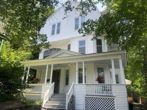 2 Montague St, Worcester, MA 01603-3125