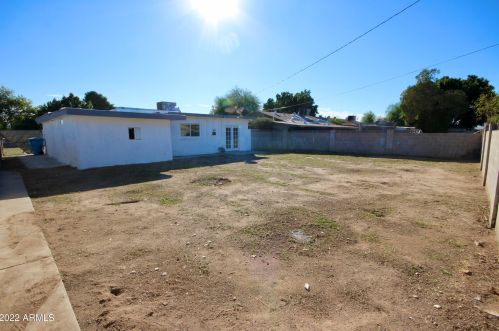 2562 Earll Dr, Phoenix AZ  85016-7404 exterior