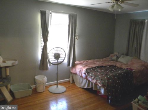 60 Holly Dr, West Deptford NJ  08096-3317 exterior